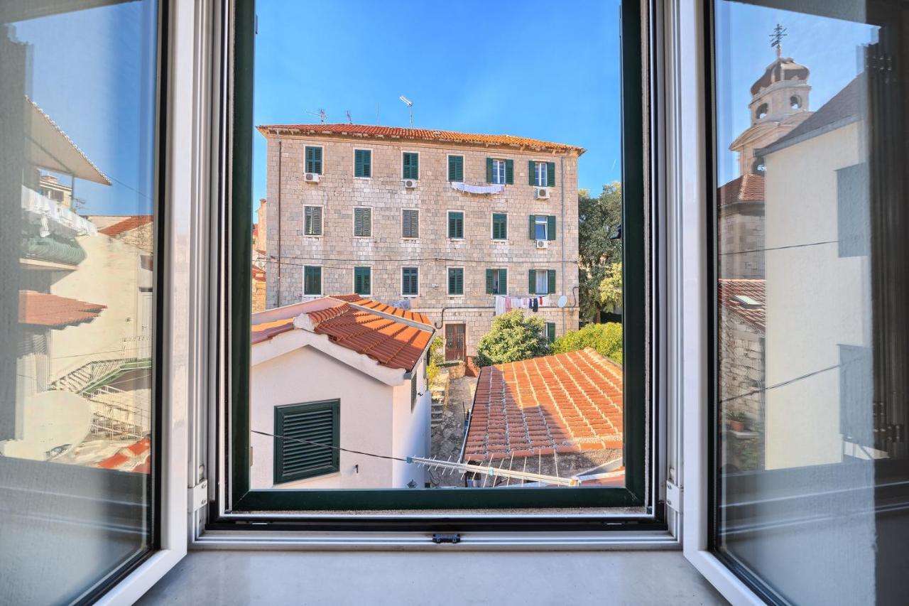 Poetry House Hotel Split Exterior photo